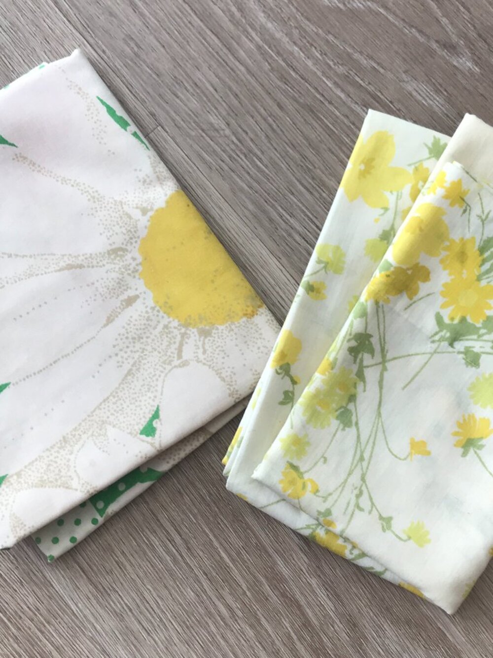 Two Mixed Vtg 70s Pillowcases Fieldcrest Daisy/Rose Springmaid Windrift Standard